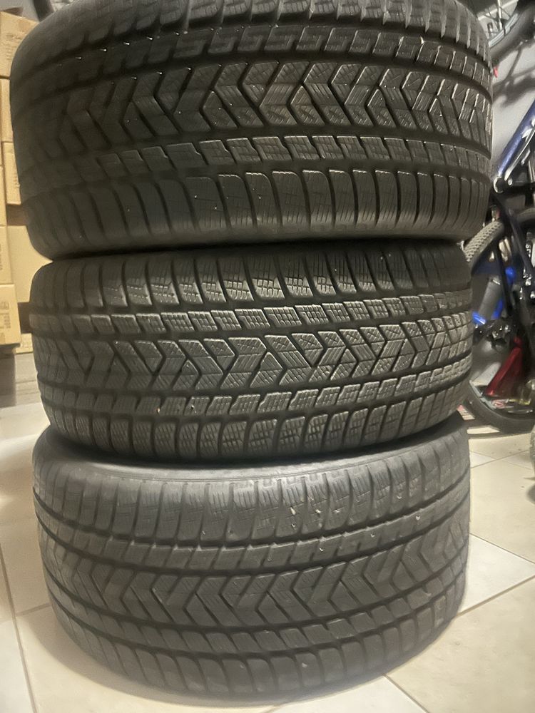 З Зимові шини Pirelli Scorpion Winter (265/35R22 102V)