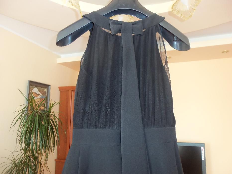 Sukienka rozkloszowana czarna 40 L