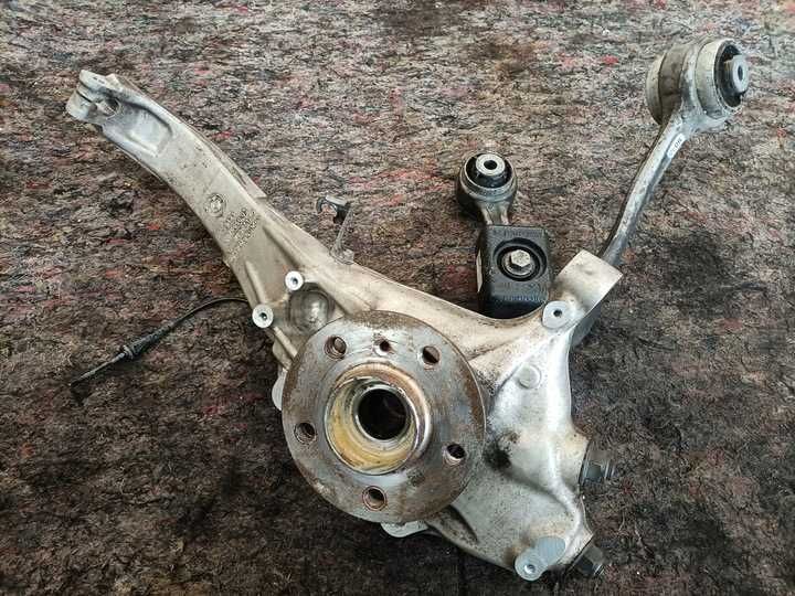 BMW X5 X6 G05 G06 поворотний кулак цапфа права ліва 6976655 6876656