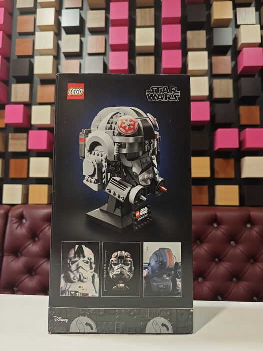 Конструктор LEGO Star Wars 75429 Шолом пілота AT-AT (730 Деталей)