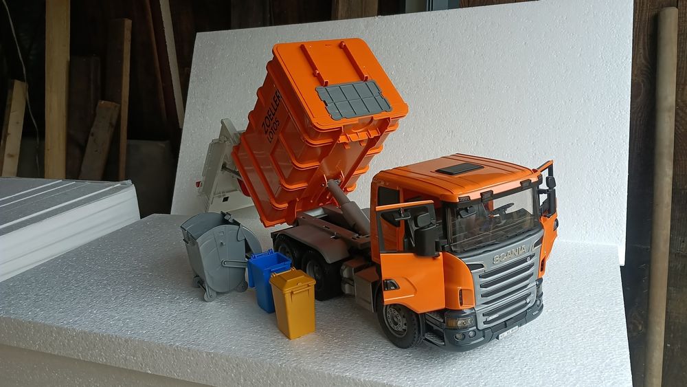 Сміттєвоз сканія брудер