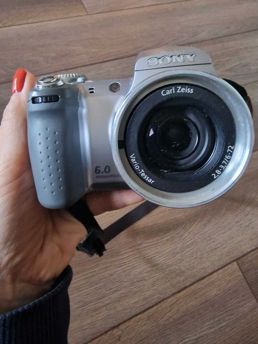 Aparat cyfrowy SONY Cyber-shot DSC-H2