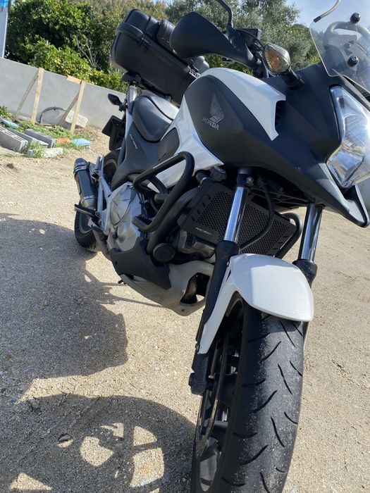 Honda NC 700x muito bem estimada e economica.