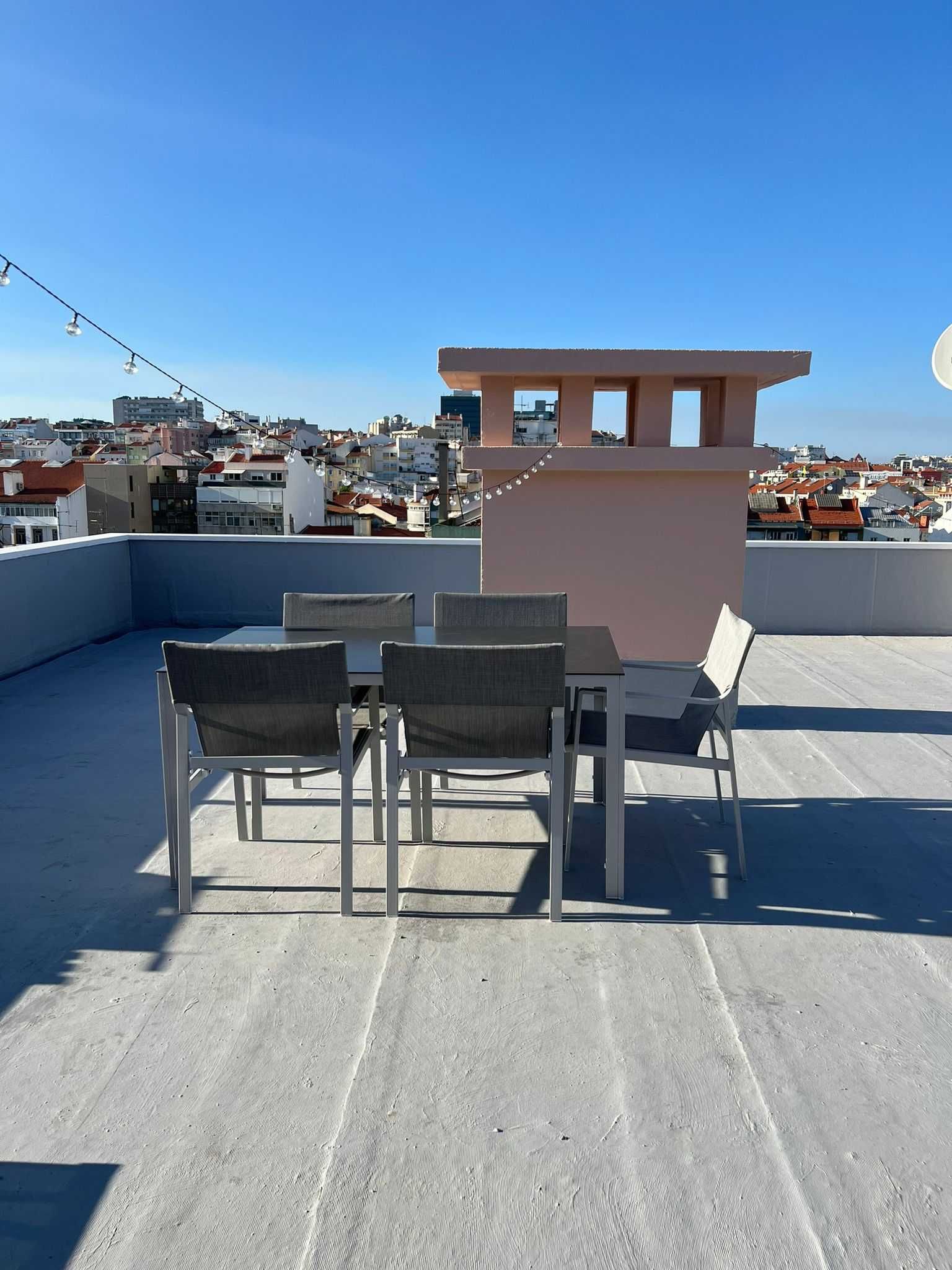 Mesa para jardim/terraço ou indoor com 6 cadeiras. Novo nunca usado.