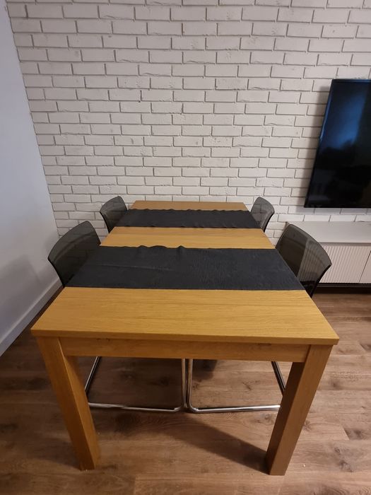 Stół Ikea Bjursta