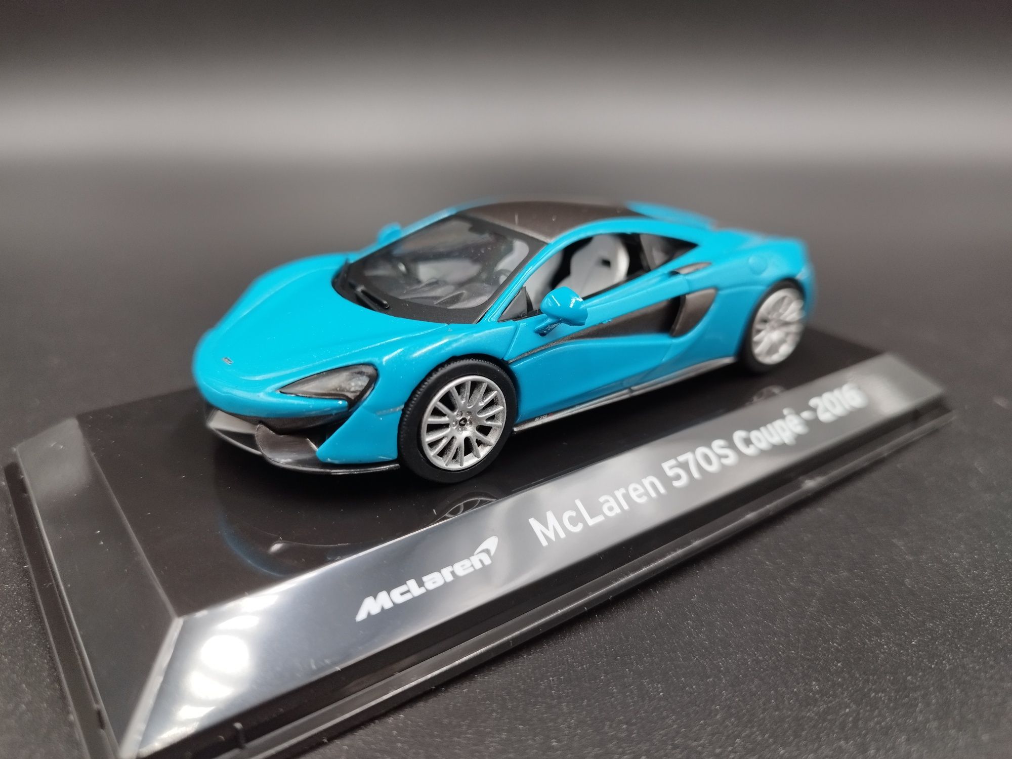 1:43 Altaya 2016 McLaren 570S Coupe model