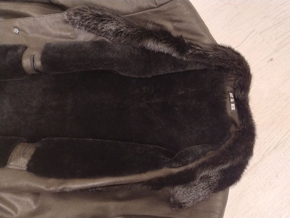 Продам чоловічу дублянку 54р.,  з норковим коміром.