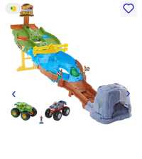 Hot Wheels Ігровий набір Hot Wheels "Перегони титанів" Monster Trucks