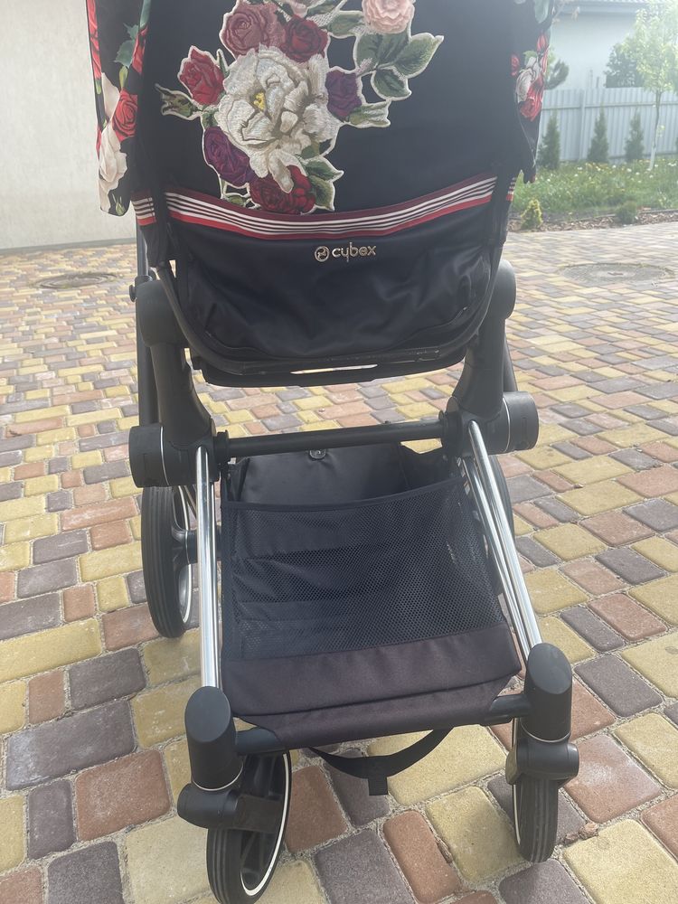 Cybex Priam Blossom Dark шасси Chrome black