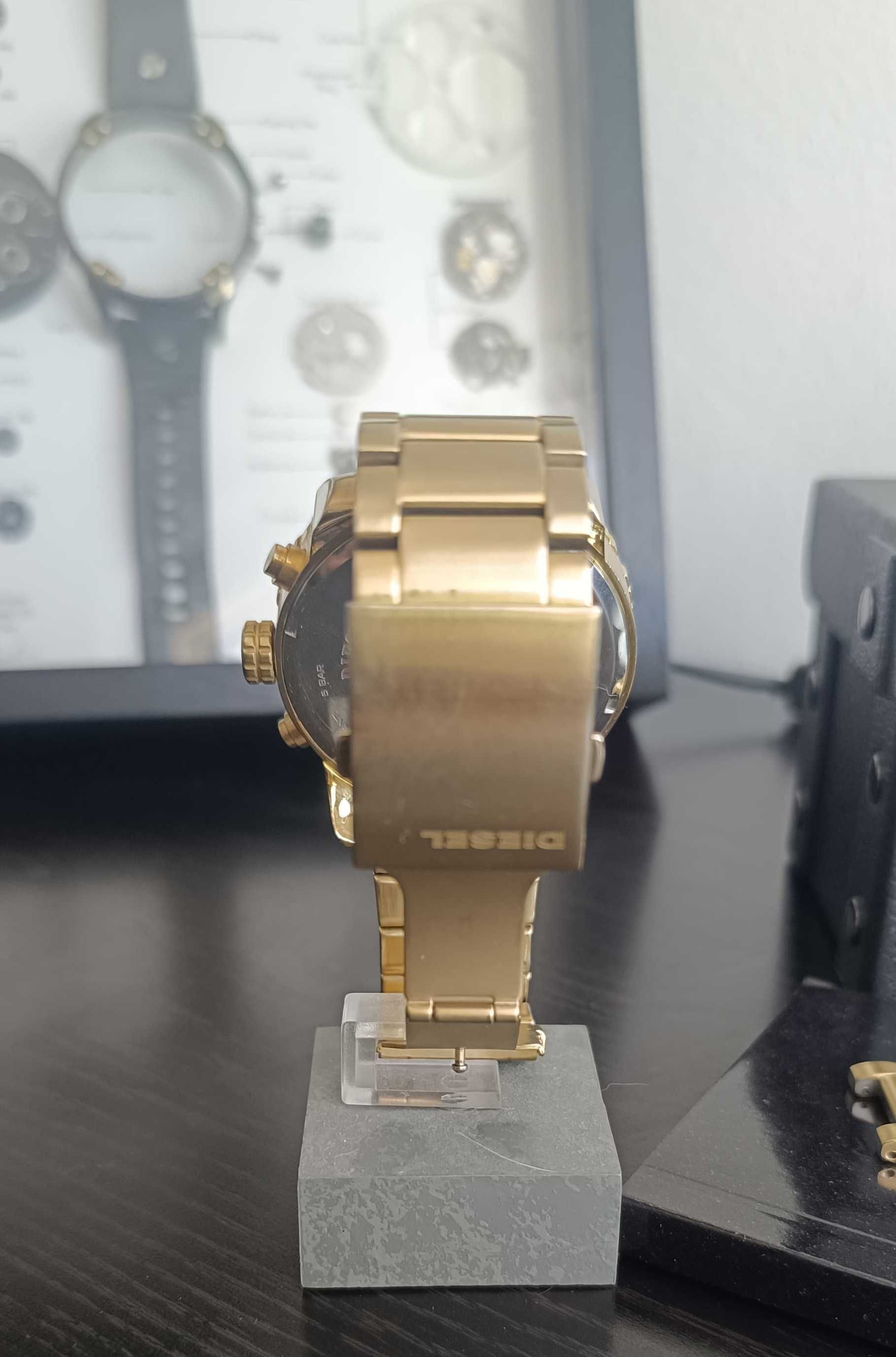 Relógio Diesel Double Down - DZ4268 Gold