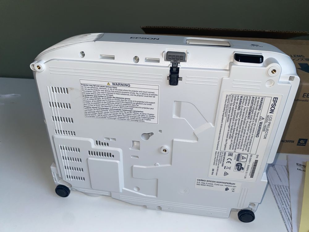 Projektor Epson EB-X05 3LCD – Idealny do biura i domowej rozrywki