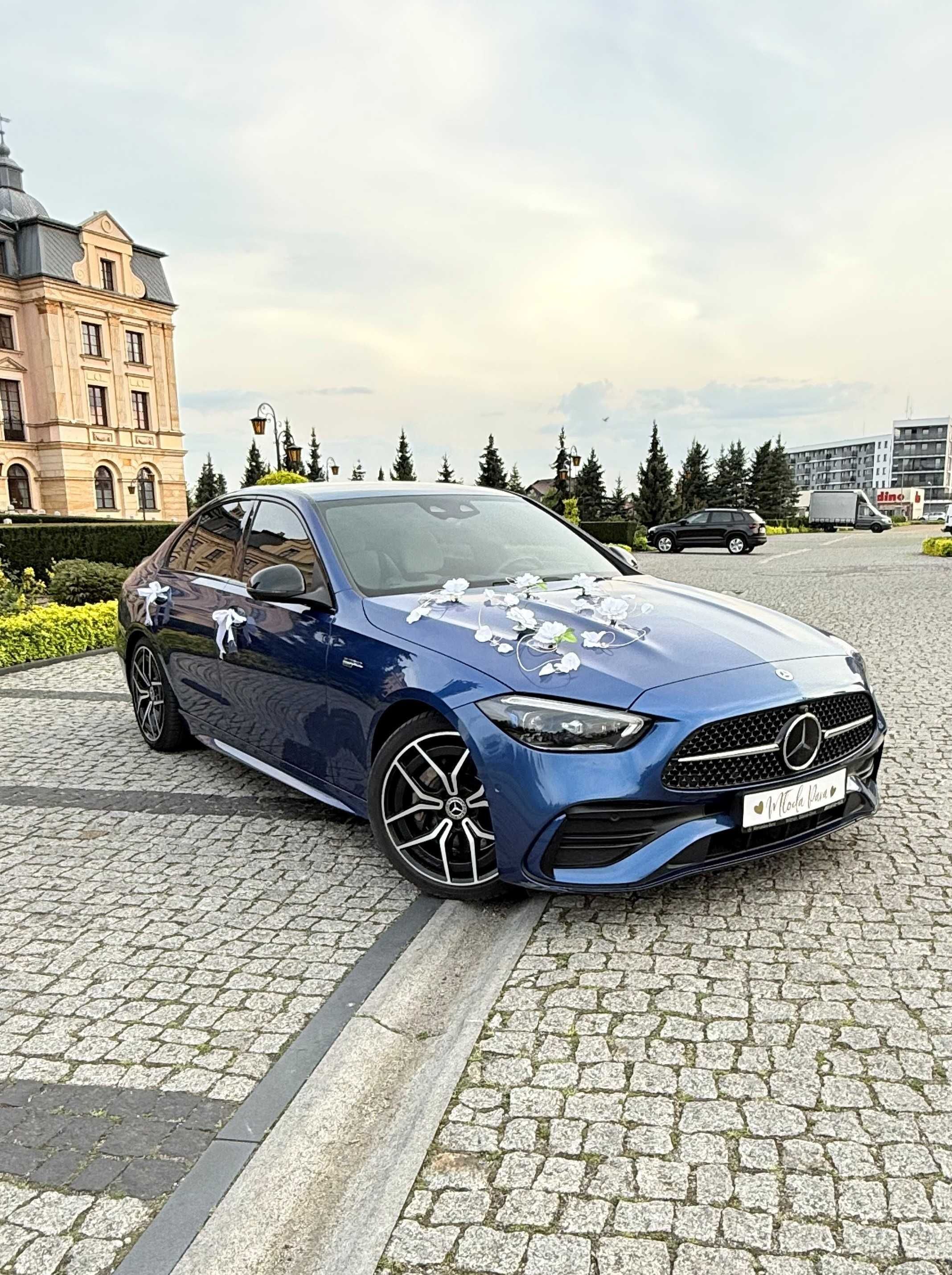 Auto do ślubu oraz różne okazje - Mercedes C klasa AMG kolor niebieski