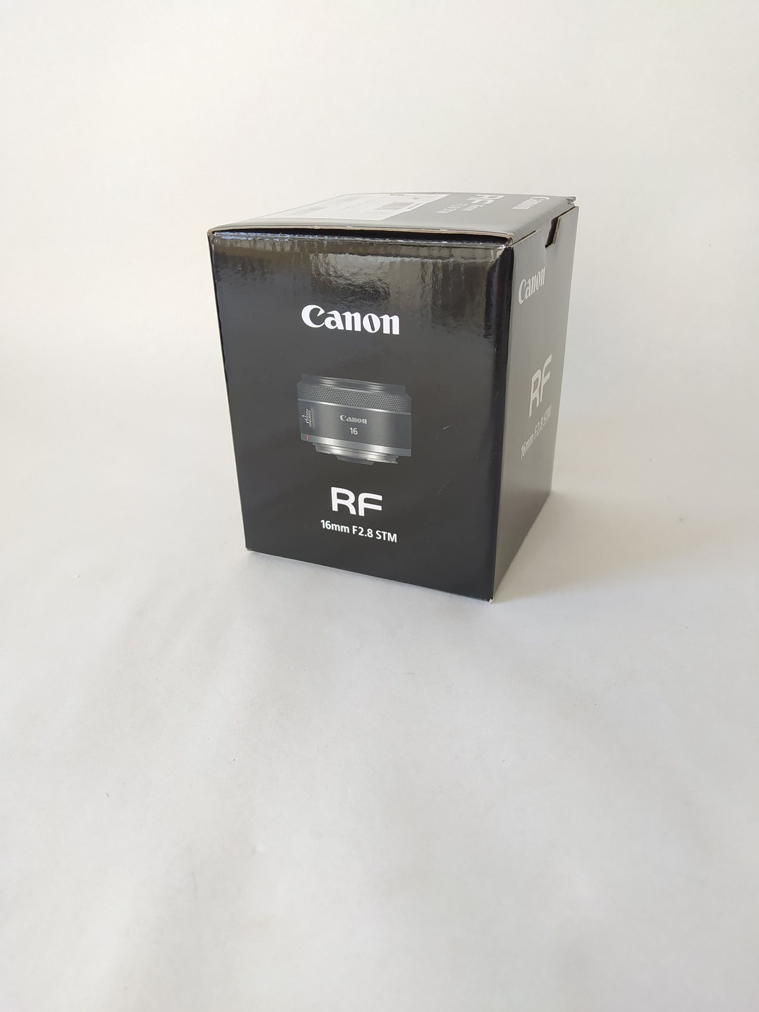 Canon RF 16 mm f/2.8 STM