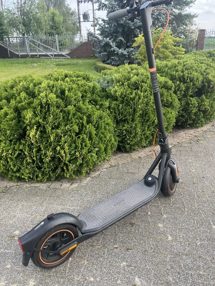 Hulajnoga Segway ninebot KickScooter F40E