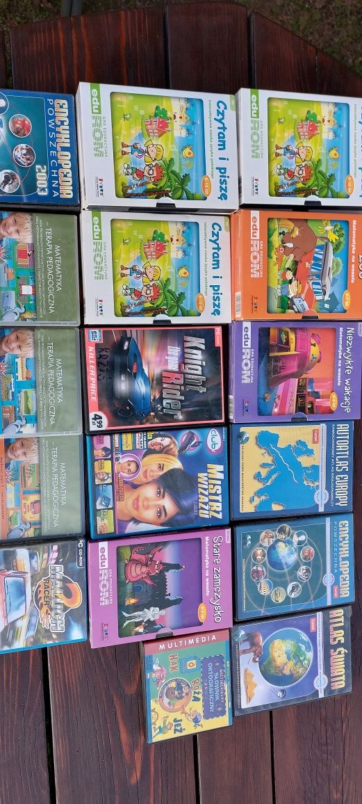 Kasety VHS i płyty pc
