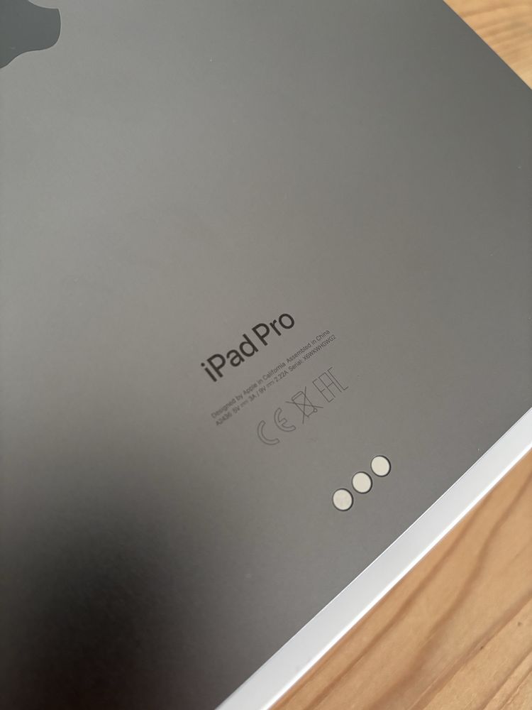 NOWY iPad Pro 12.9 6th generation 256 GB Wi-Fi NOWY