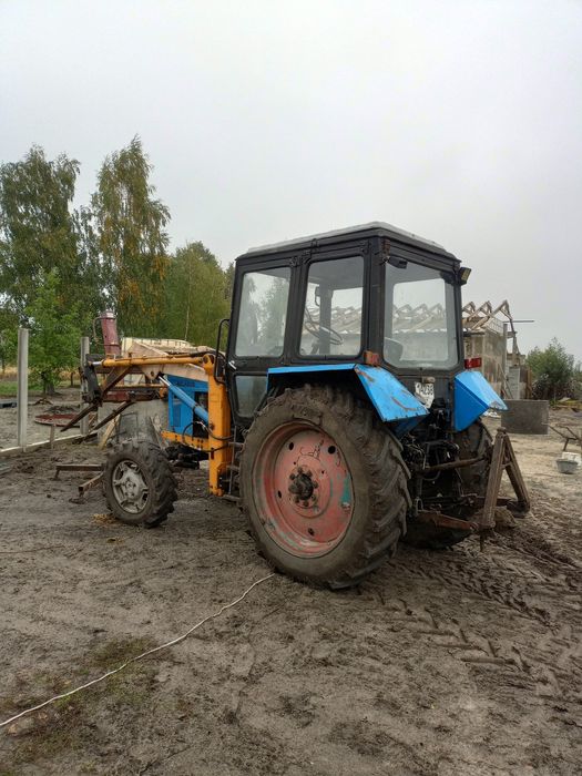 Продам МТЗ 82 трактор в одних руках 16 років  продажу хочу погрущик