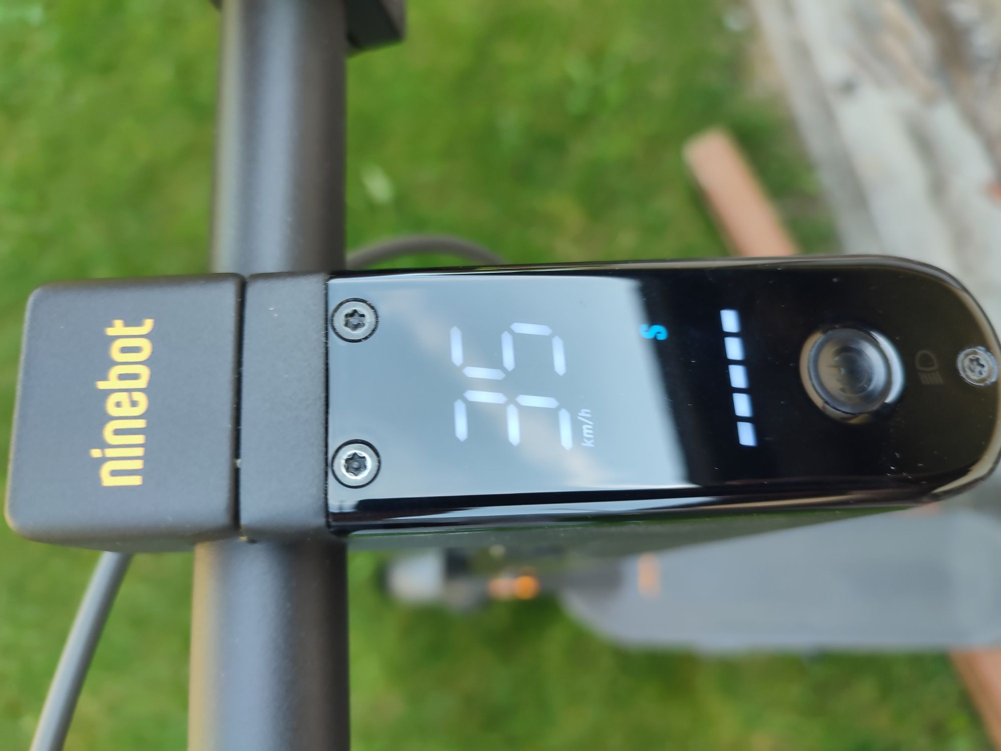 Hulajnoga elektryczna segway ninebot max g2