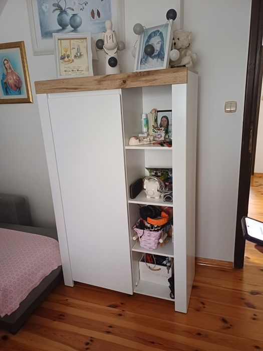 Szafeczka na ubrania i drobiazgi