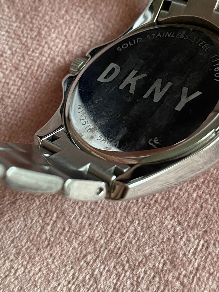 Годинник DKNY