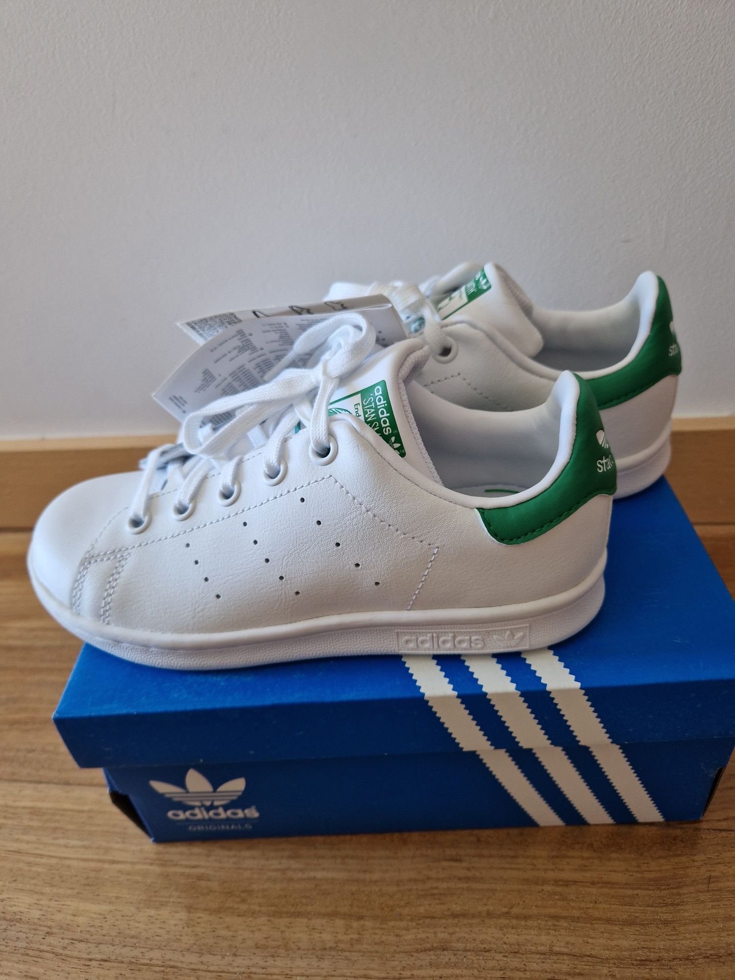 Sapatilhas Adidas Stan Smith T32 NOVAS