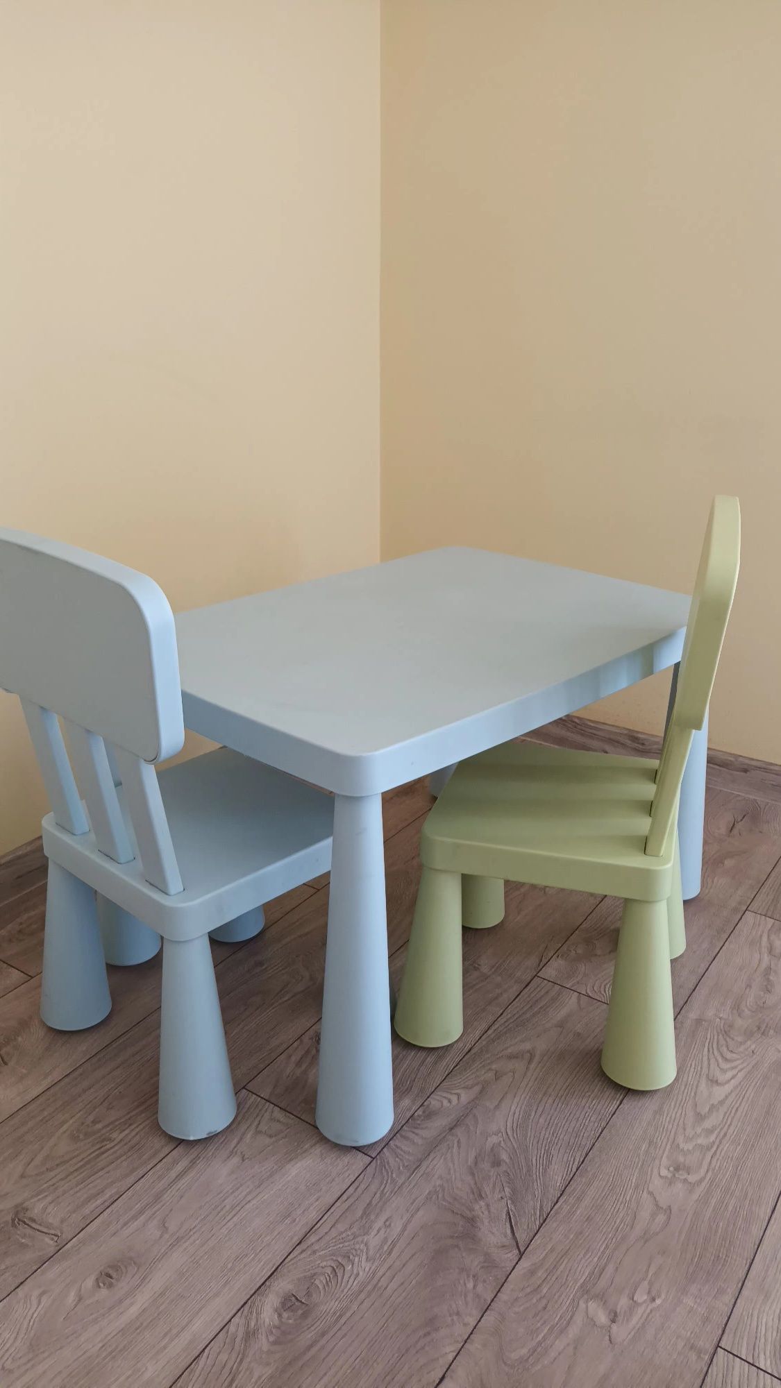 Stolik i 2 krzesła IKEA mamut
