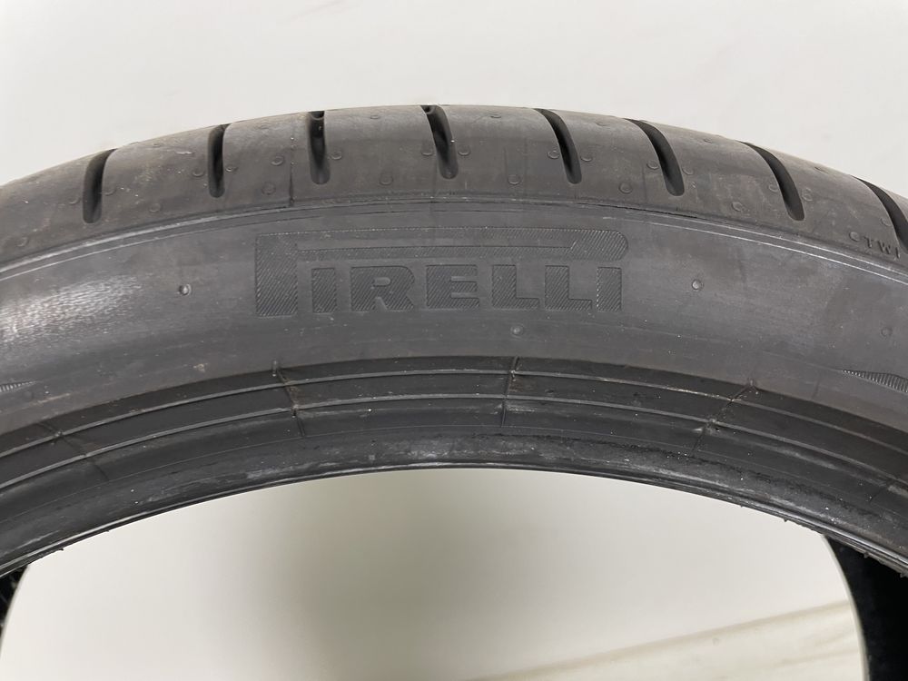 225/40R19 93Y Pirelli P Zero PZ4 *