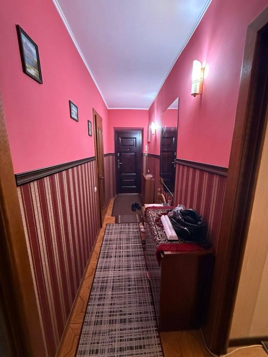 Продаж 2-х кім район центру