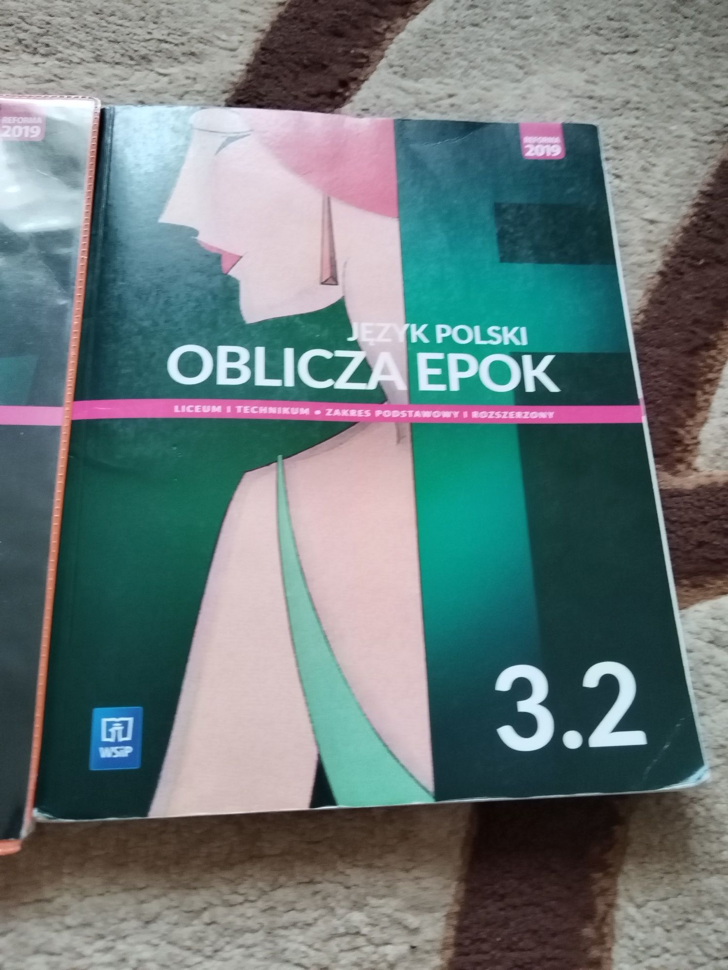 Podręczniki Oblicza epok 3.1 i 3.2.