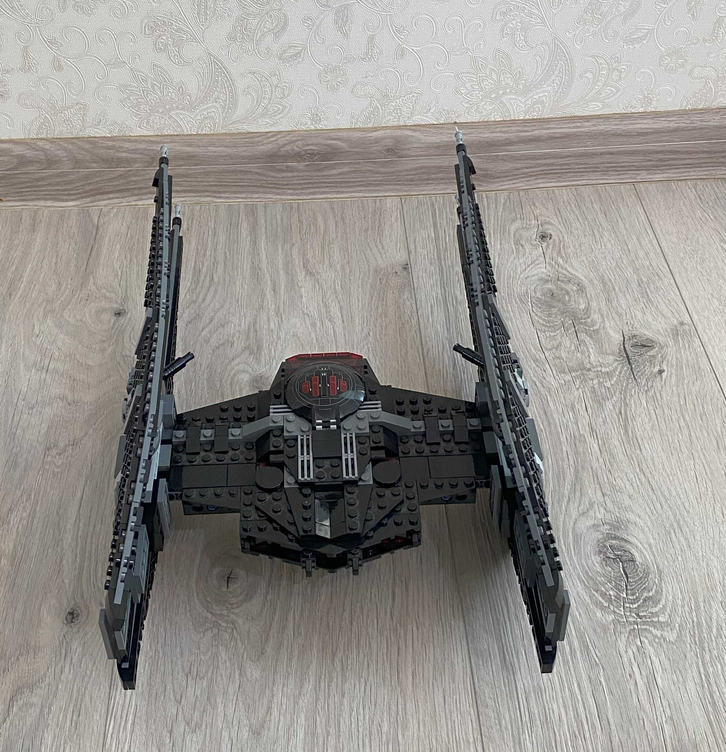 LEGO Star Wars 75179 – Kylo Ren's TIE Fighter
