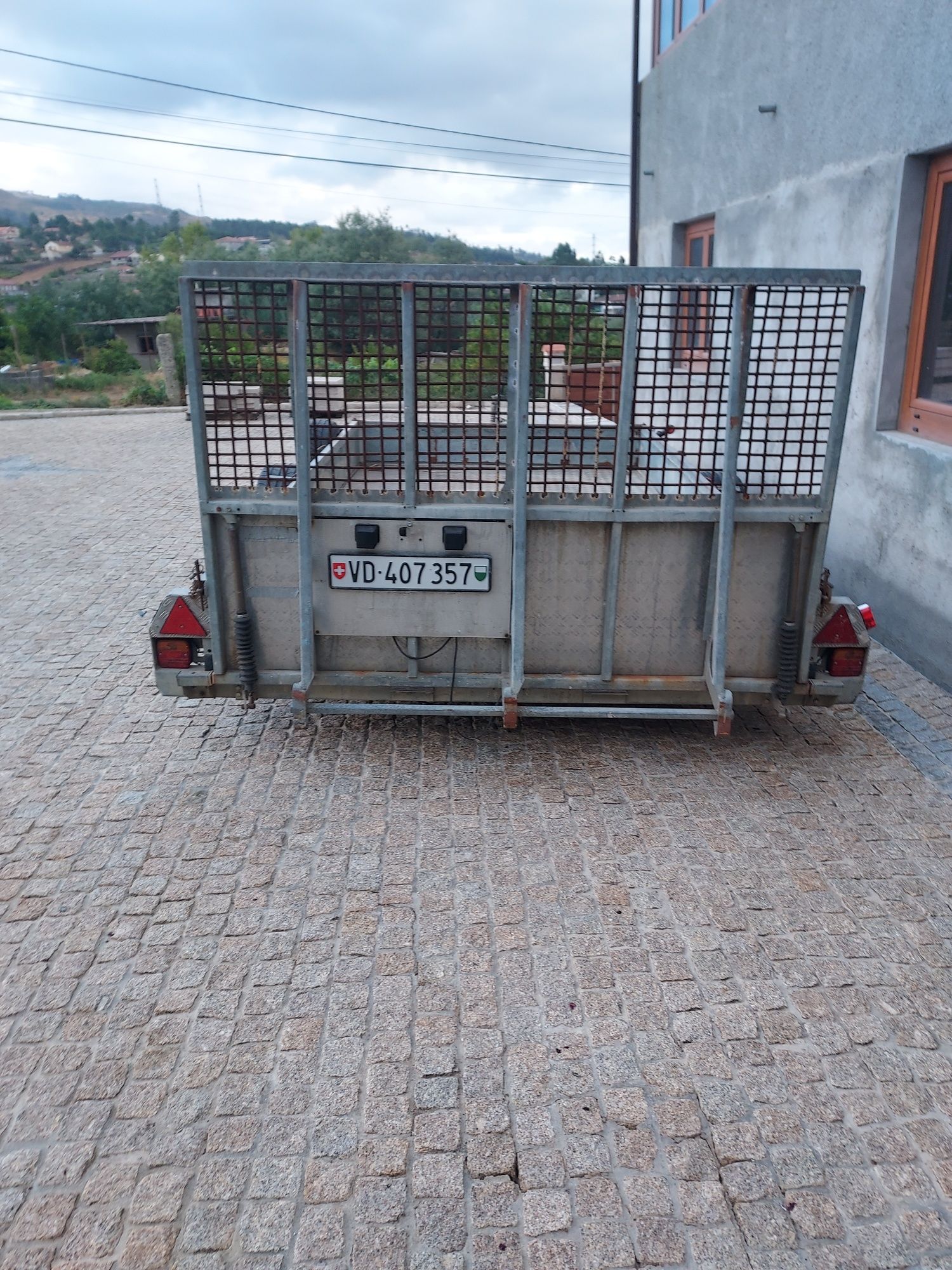 Vendo reboque porta máquinas