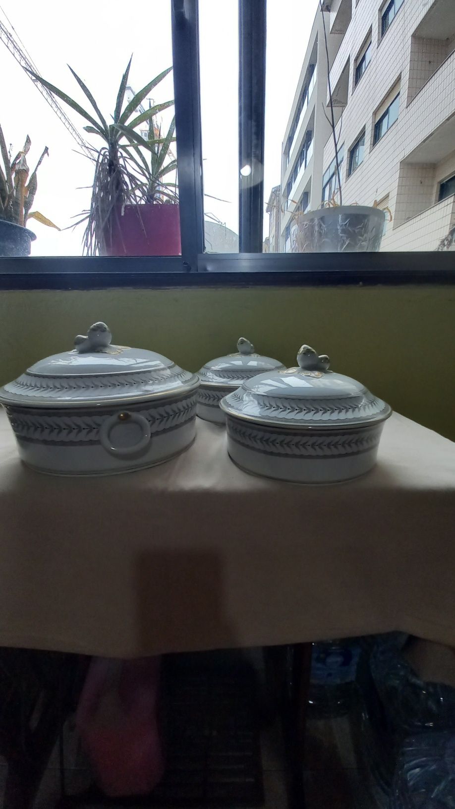 Terrinas em porcelana Vista Alegre