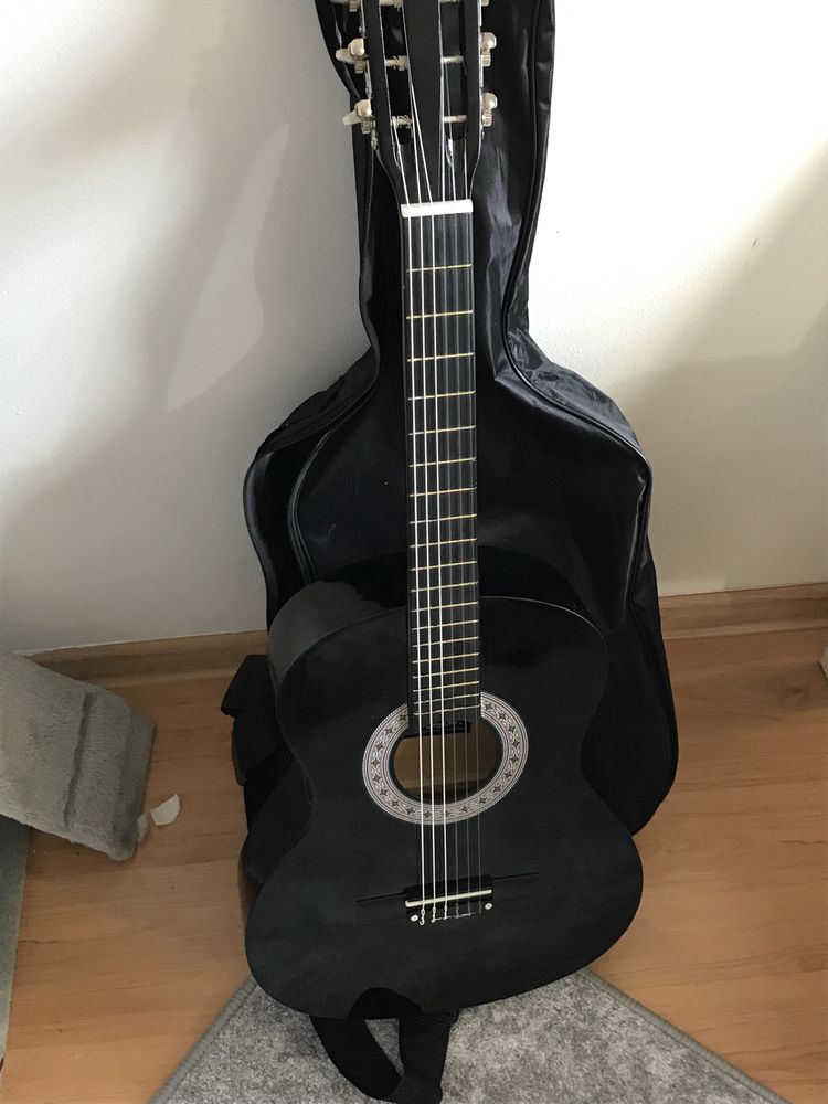 gitara klasyczna czarna