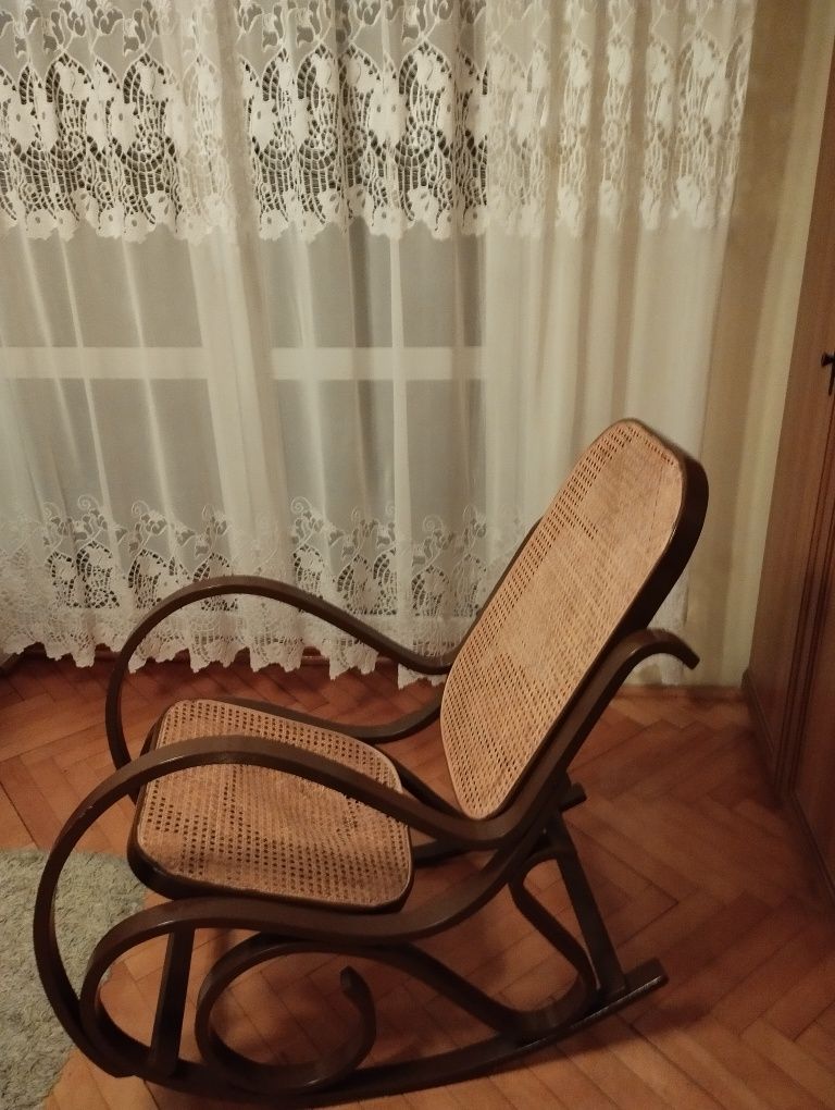 Fotel bujany z wiklinową kolor brąz