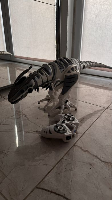 Interaktywny robot dinozaur Elefun Dinotech