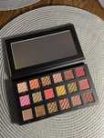 Paleta cieni Makeup Revolution PRO Rockstar Noir Edition