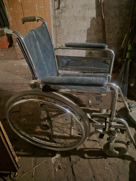 Wózek inwalidzki.