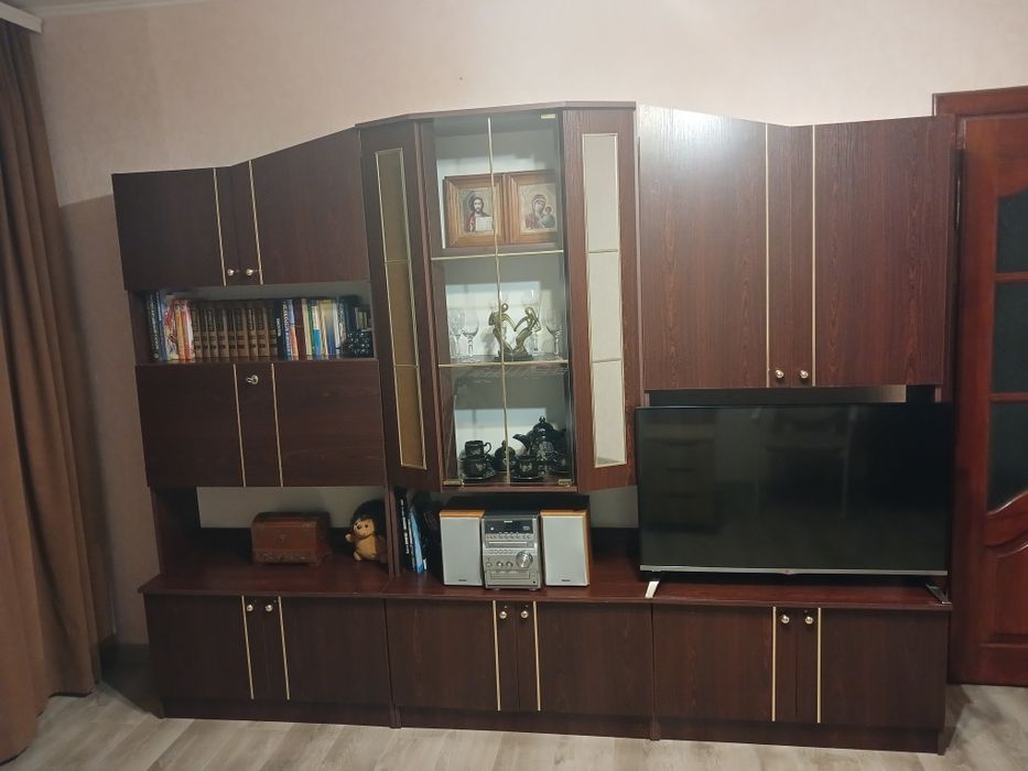 Меблева стінка з шафою+музичний центр в подарунок