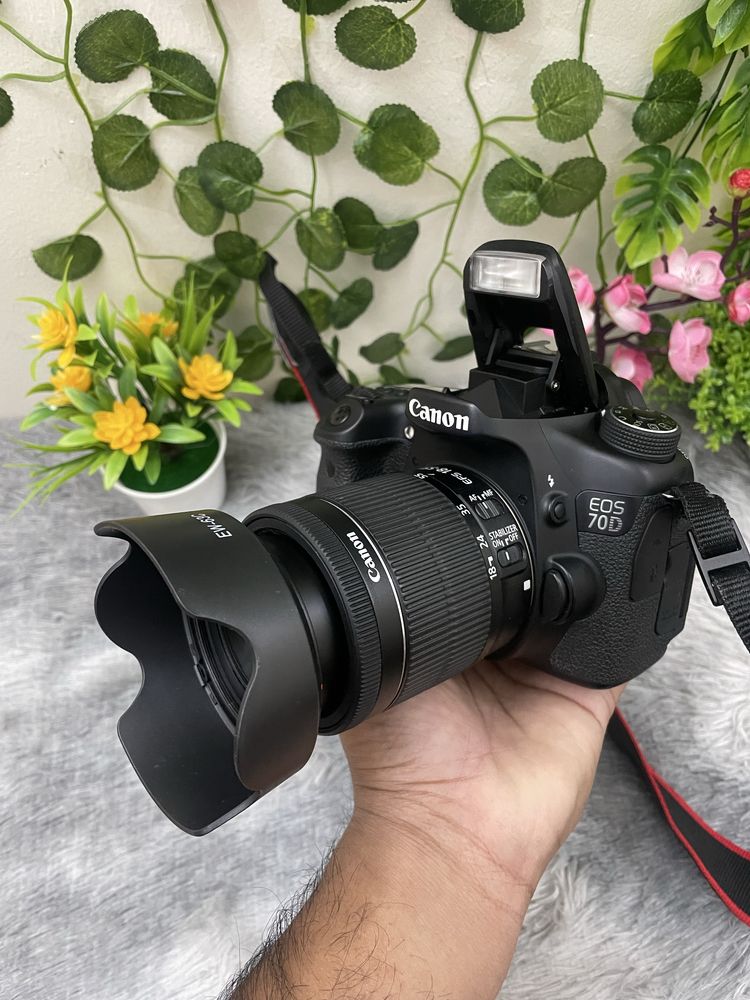 Canon Eos 70D WiFi/ecrã tactile com lente 18-55mm