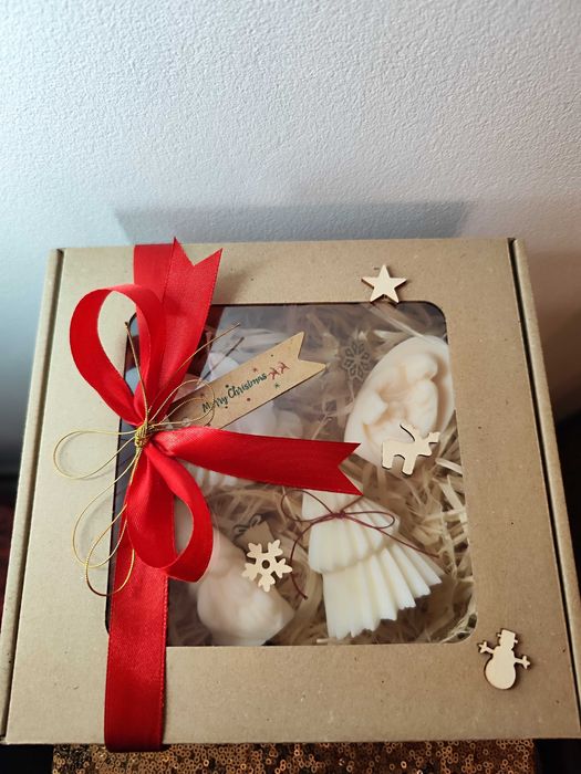 Zestaw świec sojowych świątecznych święta rodzina box upominek Boże