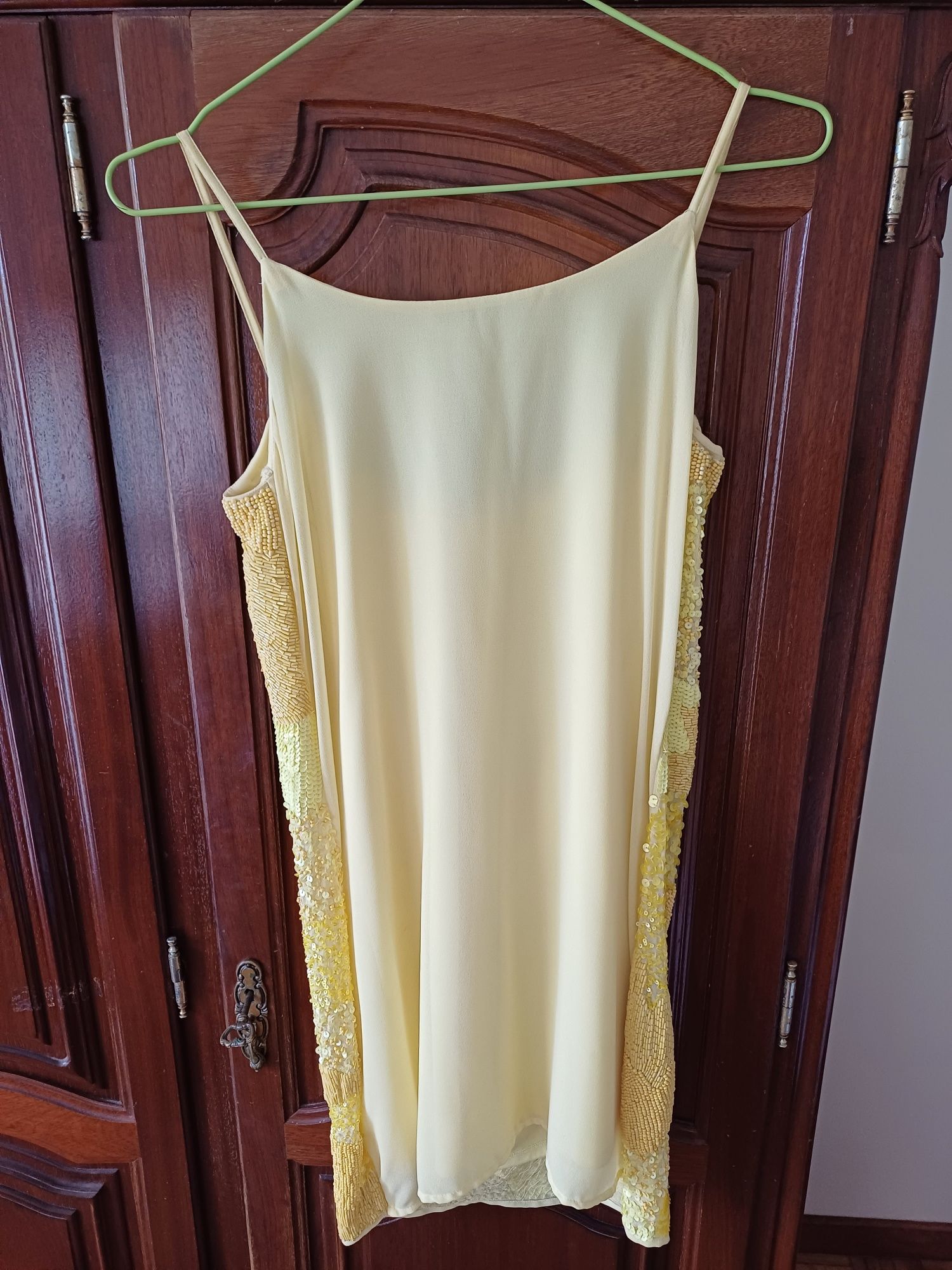 Vestido lantejoulas zara