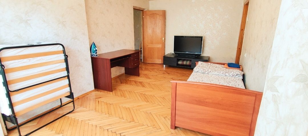 Подобово 3-х кімнатна метро Нивки