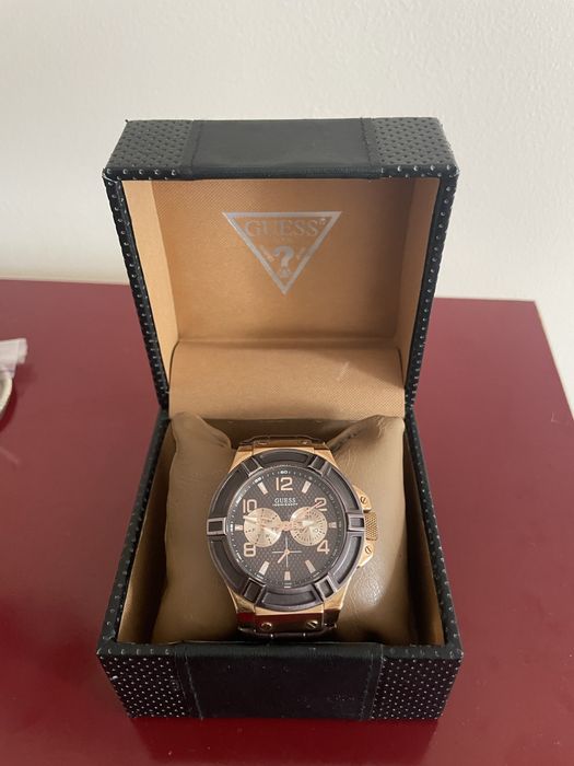 Чоловічий годинник Guess