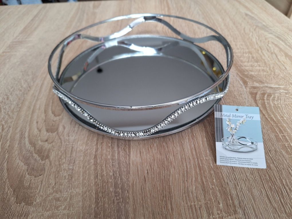 Metalowa taca z lustrem 24,5 cm. i kryształkami