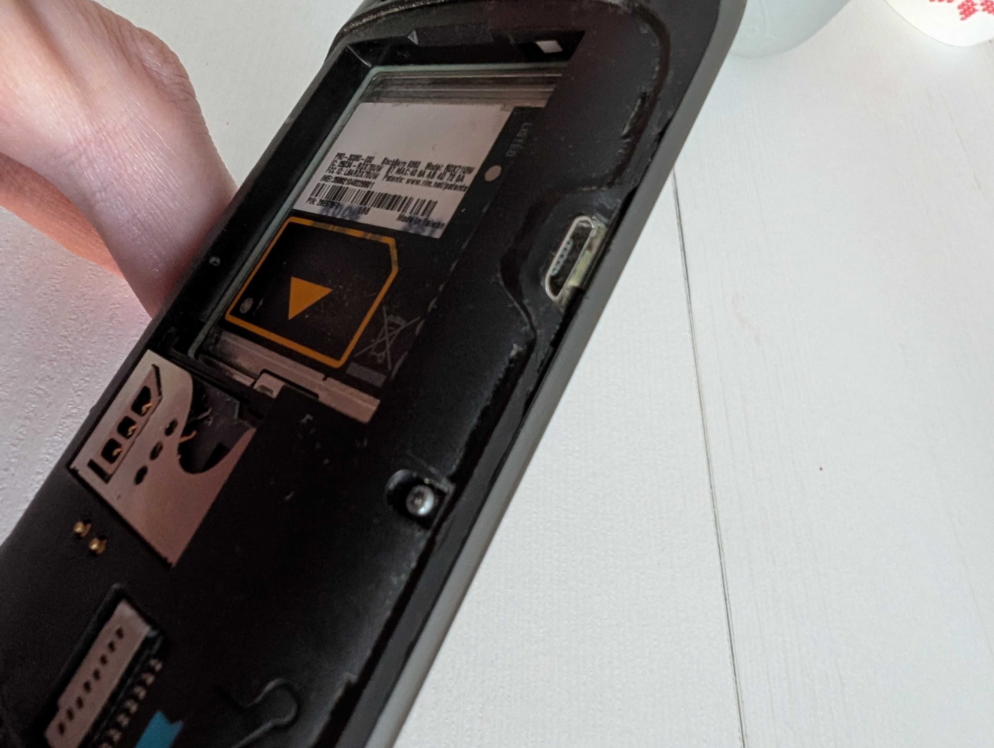 BlackBerry Curve 9320