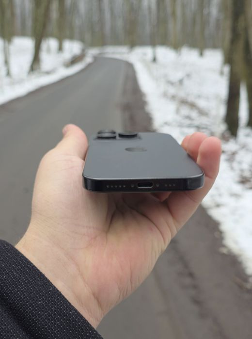 Iphone 16 pro. Європа фізична сімкарта акумулятор 100%