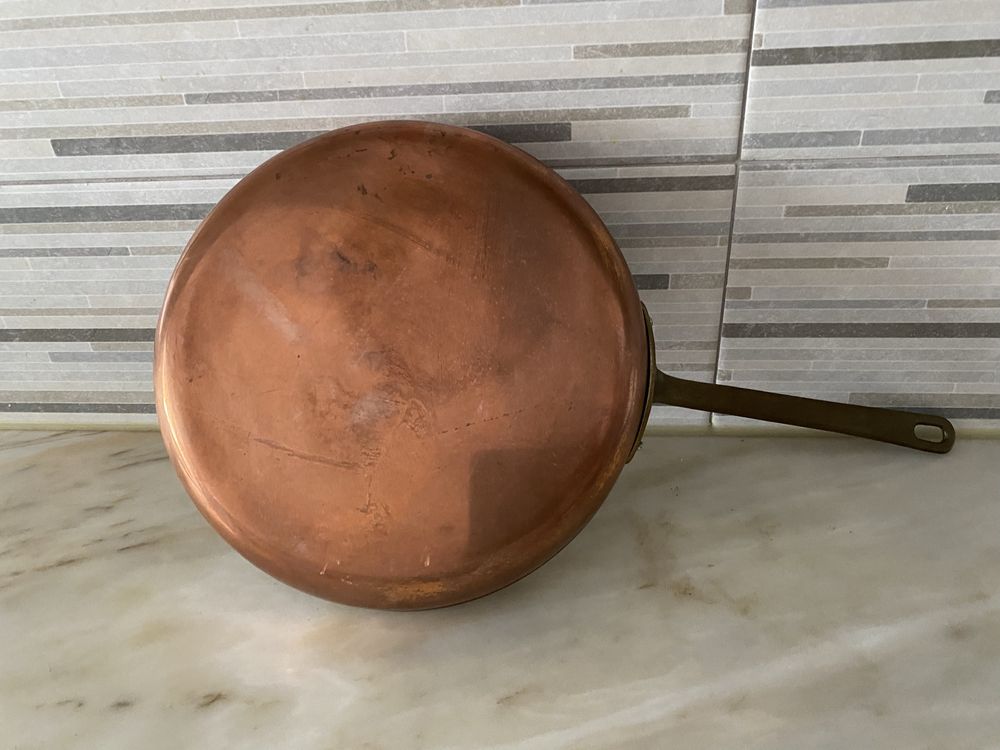 Frigideira cobre com asa de latão