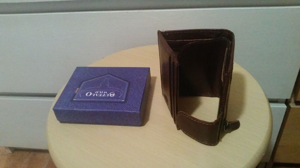 portfel skórzany kupiony w nieudanym prezencie w sklepie w Łodzi