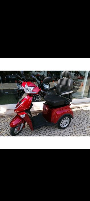 Cadeira de rodas elétrica (3 rodas ) modelo scooter