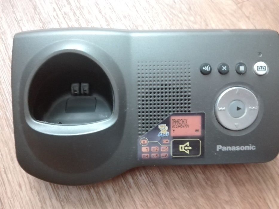 Телефон с АОН и автоответчиком Panasonic KX-TG7127UA